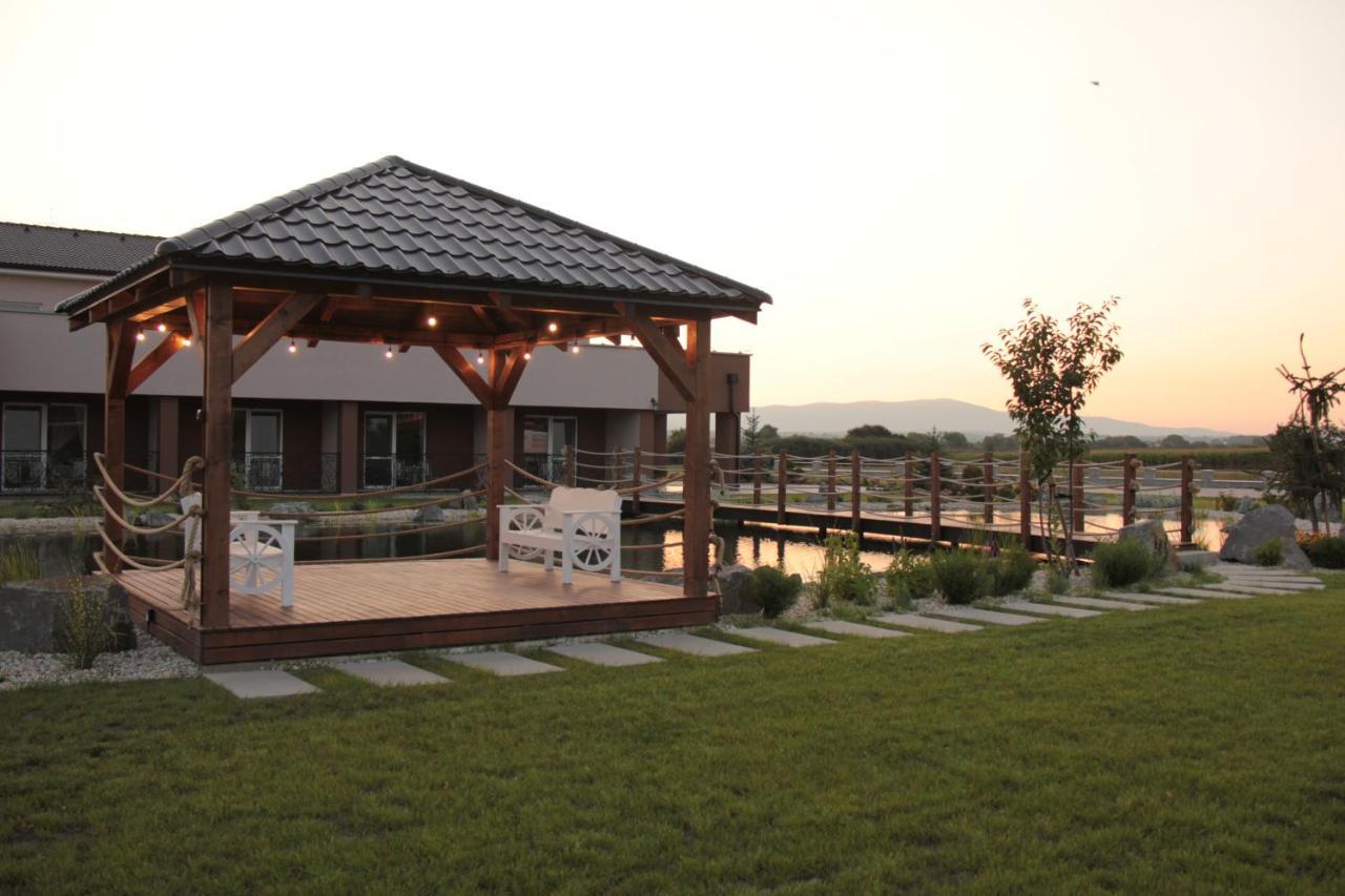 Harmonia Ostratice Hotel Exterior photo