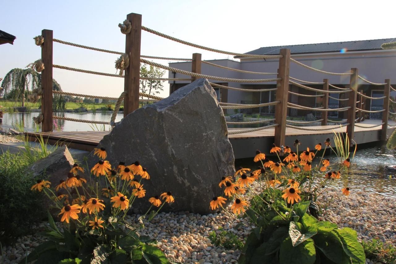 Harmonia Ostratice Hotel Exterior photo