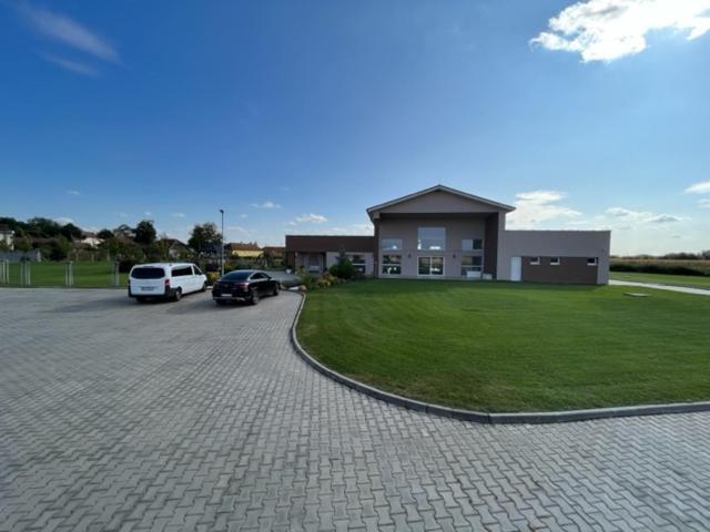 Harmonia Ostratice Hotel Exterior photo